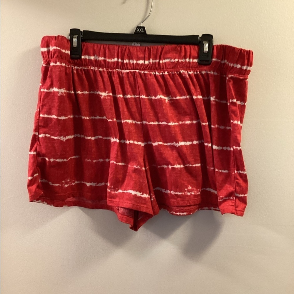 Secret Treasures sleep shorts Woman’s size XL (16-18) red & white
